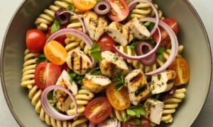 Delightful Mediterranean Chicken Pasta Salad